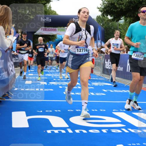 29.06.2025 - hella hamburg halbmarathon Strokosch-Dieckow http://msf.ph/oto/8534162 29.06.2025 10:57:40 Ziel 1239, 1715, 1719, 1972, 2034, 2606, 2652, 5391, 5457, 5458, 7833, 10133, 10599, 12440, 12774, 13523, 14571, 14737, 14951, 15217, 15220, 16418, 17201, 17455, 17769, 17814, 18388, 18508, 18727, 18985 meine-sportfotos.de