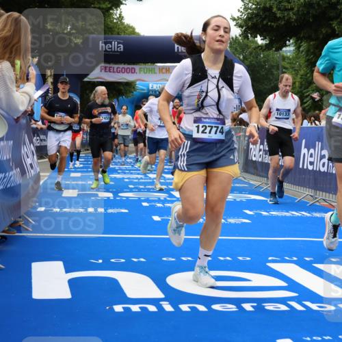 29.06.2025 - hella hamburg halbmarathon Strokosch-Dieckow http://msf.ph/oto/8534164 29.06.2025 10:57:40 Ziel 1239, 1715, 1719, 1972, 2034, 2606, 2652, 5391, 5457, 5458, 7833, 10133, 10599, 12440, 12774, 13523, 14571, 14737, 14951, 15217, 15220, 16418, 17201, 17455, 17769, 17814, 18388, 18508, 18727, 18985 meine-sportfotos.de