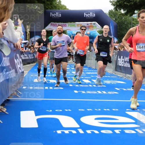 29.06.2025 - hella hamburg halbmarathon Strokosch-Dieckow http://msf.ph/oto/8534176 29.06.2025 10:57:43 Ziel 1715, 1719, 1972, 2034, 2606, 2806, 5391, 7269, 7833, 10133, 10599, 10703, 12440, 12523, 12774, 13523, 14737, 14951, 15217, 15220, 16418, 16517, 17201, 17455, 17769, 17814, 18388, 18492, 18508, 18727, 18985 meine-sportfotos.de