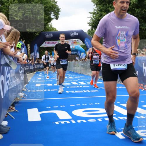 29.06.2025 - hella hamburg halbmarathon Strokosch-Dieckow http://msf.ph/oto/8534184 29.06.2025 10:58:08 Ziel 1563, 1611, 2907, 3141, 4319, 4426, 6104, 6892, 8290, 10036, 10408, 11832, 12773, 13666, 14631, 15125, 15189, 18068 meine-sportfotos.de