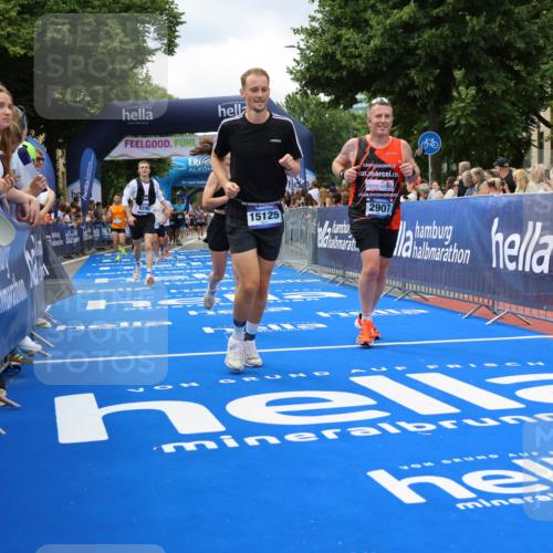 29.06.2025 - hella hamburg halbmarathon Strokosch-Dieckow http://msf.ph/oto/8534186 29.06.2025 10:58:09 Ziel 1563, 1611, 2907, 4319, 4426, 4592, 6104, 6892, 8290, 9230, 10408, 13666, 14631, 15125, 15189, 18068 meine-sportfotos.de