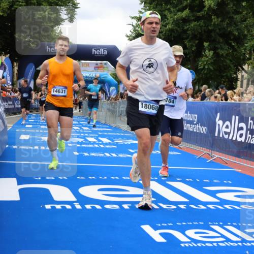 29.06.2025 - hella hamburg halbmarathon Strokosch-Dieckow http://msf.ph/oto/8534222 29.06.2025 10:58:14 Ziel 1563, 1595, 2907, 4426, 4592, 4708, 6104, 6138, 6147, 8290, 9230, 9485, 11645, 14631, 15125, 15434, 18068 meine-sportfotos.de