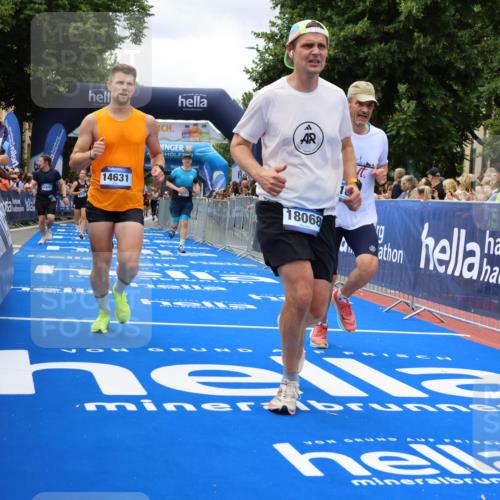 29.06.2025 - hella hamburg halbmarathon Strokosch-Dieckow http://msf.ph/oto/8534224 29.06.2025 10:58:14 Ziel 1563, 1595, 2907, 4426, 4592, 4708, 6104, 6138, 6147, 8290, 9230, 9485, 11645, 14631, 15125, 15434, 18068 meine-sportfotos.de