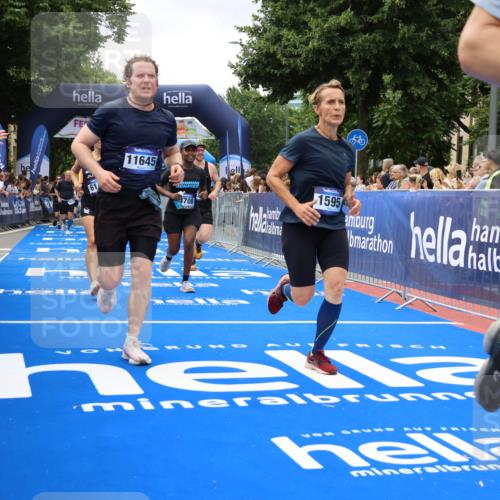 29.06.2025 - hella hamburg halbmarathon Strokosch-Dieckow http://msf.ph/oto/8534251 29.06.2025 10:58:18 Ziel 1595, 4550, 4592, 4708, 5347, 6104, 6138, 6147, 7476, 9230, 9485, 11645, 11808, 14355, 14631, 15434, 16531, 17415, 18068, 18266, 18891 meine-sportfotos.de