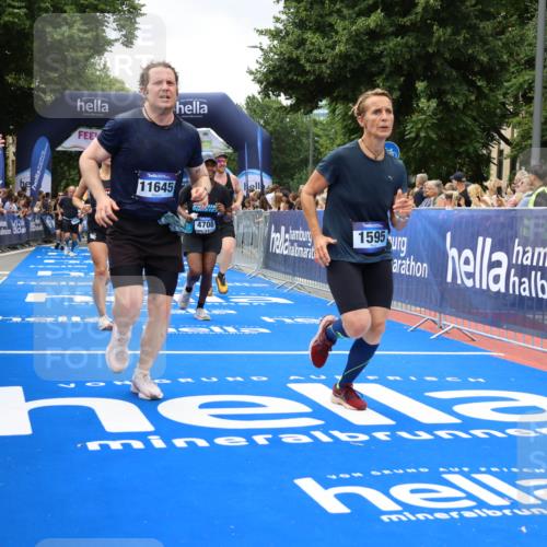 29.06.2025 - hella hamburg halbmarathon Strokosch-Dieckow http://msf.ph/oto/8534253 29.06.2025 10:58:18 Ziel 1595, 4550, 4592, 4708, 5347, 6104, 6138, 6147, 7476, 9230, 9485, 11645, 11808, 14355, 14631, 15434, 16531, 17415, 18068, 18266, 18891 meine-sportfotos.de