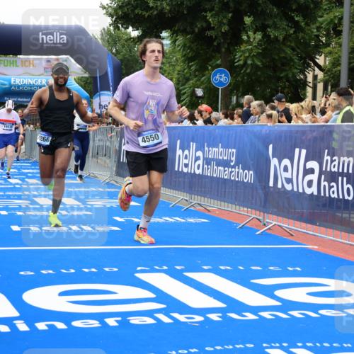 29.06.2025 - hella hamburg halbmarathon Strokosch-Dieckow http://msf.ph/oto/8534276 29.06.2025 10:58:22 Ziel 1595, 4550, 4592, 4708, 4767, 5347, 6138, 6147, 7476, 9230, 9485, 11645, 11808, 14355, 15434, 16531, 17415, 18266, 18891, 19166 meine-sportfotos.de