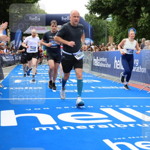 29.06.2025 - hella hamburg halbmarathon Strokosch-Dieckow http://msf.ph/oto/8534289 29.06.2025 10:58:24 Ziel 1595, 4550, 4708, 4767, 5341, 5347, 6138, 6147, 7476, 9485, 11645, 11808, 14355, 15434, 16531, 17415, 18266, 18891, 19166 meine-sportfotos.de