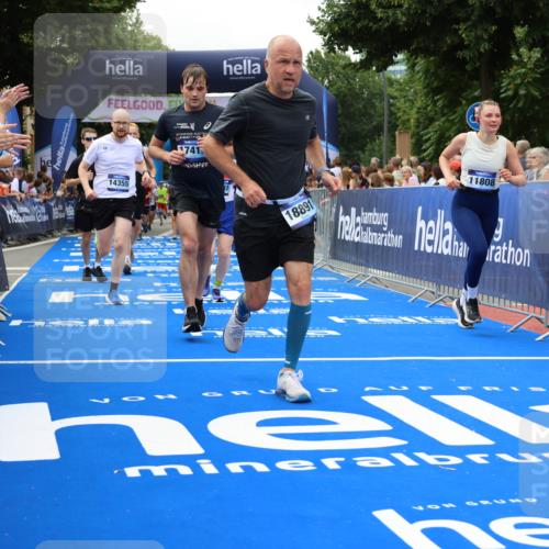 29.06.2025 - hella hamburg halbmarathon Strokosch-Dieckow http://msf.ph/oto/8534292 29.06.2025 10:58:24 Ziel 1595, 4550, 4708, 4767, 5341, 5347, 6138, 6147, 7476, 9485, 11645, 11808, 14355, 15434, 16531, 17415, 18266, 18891, 19166 meine-sportfotos.de
