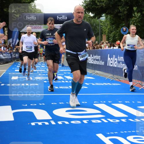 29.06.2025 - hella hamburg halbmarathon Strokosch-Dieckow http://msf.ph/oto/8534295 29.06.2025 10:58:24 Ziel 1595, 4550, 4708, 4767, 5341, 5347, 6138, 6147, 7476, 9485, 11645, 11808, 14355, 15434, 16531, 17415, 18266, 18891, 19166 meine-sportfotos.de
