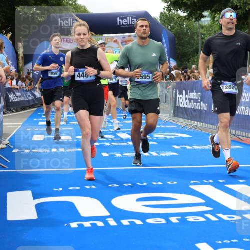 29.06.2025 - hella hamburg halbmarathon Strokosch-Dieckow http://msf.ph/oto/8534368 29.06.2025 10:58:35 Ziel 1319, 2619, 2656, 2978, 3251, 4467, 5341, 6592, 6595, 7082, 7659, 8322, 9316, 10943, 11605, 11846, 12712, 12809, 12862, 12879, 13694, 15197, 16189, 18501, 18556, 18587 meine-sportfotos.de