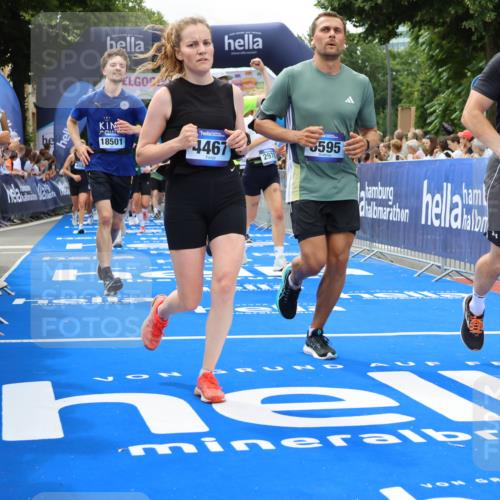 29.06.2025 - hella hamburg halbmarathon Strokosch-Dieckow http://msf.ph/oto/8534378 29.06.2025 10:58:35 Ziel 1319, 2619, 2656, 2978, 3251, 4467, 5341, 6592, 6595, 7082, 7659, 8322, 9316, 10943, 11605, 11846, 12712, 12809, 12862, 12879, 13694, 15197, 16189, 18501, 18556, 18587 meine-sportfotos.de