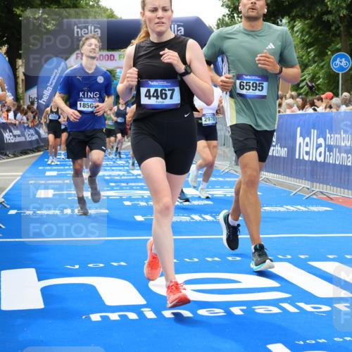 29.06.2025 - hella hamburg halbmarathon Strokosch-Dieckow http://msf.ph/oto/8534383 29.06.2025 10:58:35 Ziel 1319, 2619, 2656, 2978, 3251, 4467, 5341, 6592, 6595, 7082, 7659, 8322, 9316, 10943, 11605, 11846, 12712, 12809, 12862, 12879, 13694, 15197, 16189, 18501, 18556, 18587 meine-sportfotos.de