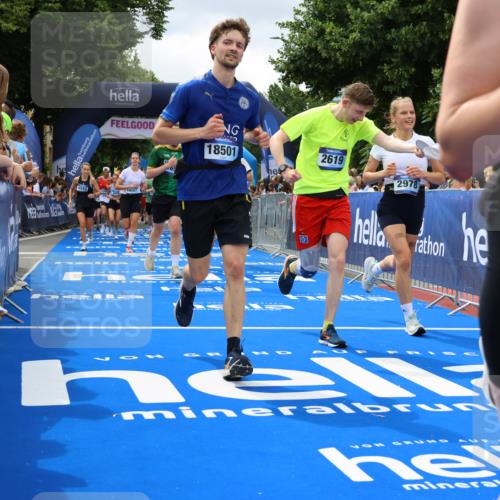 29.06.2025 - hella hamburg halbmarathon Strokosch-Dieckow http://msf.ph/oto/8534394 29.06.2025 10:58:36 Ziel 1319, 2619, 2656, 2978, 3251, 4467, 5341, 5675, 6592, 6595, 7082, 7659, 8322, 8929, 9316, 10943, 11605, 11846, 12712, 12809, 12862, 12879, 13512, 13694, 15197, 16189, 18501, 18556, 18587 meine-sportfotos.de