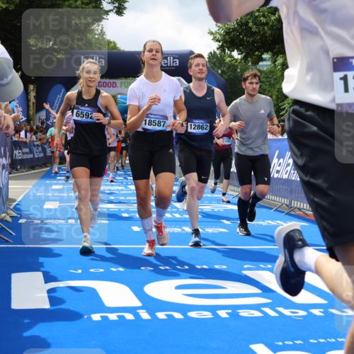29.06.2025 - hella hamburg halbmarathon Strokosch-Dieckow http://msf.ph/oto/8534430 29.06.2025 10:58:39 Ziel 1319, 2619, 2656, 2840, 2978, 3251, 4467, 5675, 6592, 6595, 7082, 7659, 8322, 8929, 9316, 10943, 11605, 11846, 12712, 12809, 12862, 12879, 13512, 13694, 13880, 14266, 14902, 15197, 16189, 17839, 18501, 18556, 18587 meine-sportfotos.de