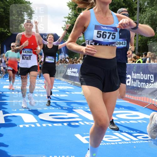 29.06.2025 - hella hamburg halbmarathon Strokosch-Dieckow http://msf.ph/oto/8534474 29.06.2025 10:58:43 Ziel 1319, 2488, 2656, 2840, 3859, 5277, 5675, 6592, 6720, 7659, 8322, 8807, 8929, 10268, 10539, 10943, 11605, 11846, 12862, 13512, 13694, 13880, 14266, 14902, 14965, 15197, 16189, 17405, 17630, 17839, 18232, 18587, 18954 meine-sportfotos.de