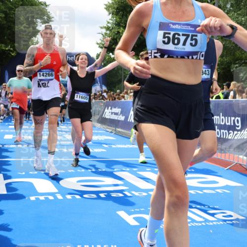 29.06.2025 - hella hamburg halbmarathon Strokosch-Dieckow http://msf.ph/oto/8534476 29.06.2025 10:58:43 Ziel 1319, 2488, 2656, 2840, 3859, 5277, 5675, 6592, 6720, 7659, 8322, 8807, 8929, 10268, 10539, 10943, 11605, 11846, 12862, 13512, 13694, 13880, 14266, 14902, 14965, 15197, 16189, 17405, 17630, 17839, 18232, 18587, 18954 meine-sportfotos.de