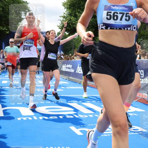 29.06.2025 - hella hamburg halbmarathon Strokosch-Dieckow http://msf.ph/oto/8534477 29.06.2025 10:58:43 Ziel 1319, 2488, 2656, 2840, 3859, 5277, 5675, 6592, 6720, 7659, 8322, 8807, 8929, 10268, 10539, 10943, 11605, 11846, 12862, 13512, 13694, 13880, 14266, 14902, 14965, 15197, 16189, 17405, 17630, 17839, 18232, 18587, 18954 meine-sportfotos.de
