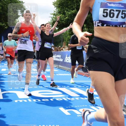 29.06.2025 - hella hamburg halbmarathon Strokosch-Dieckow http://msf.ph/oto/8534479 29.06.2025 10:58:43 Ziel 1319, 2488, 2656, 2840, 3859, 5277, 5675, 6592, 6720, 7659, 8322, 8807, 8929, 10268, 10539, 10943, 11605, 11846, 12862, 13512, 13694, 13880, 14266, 14902, 14965, 15197, 16189, 17405, 17630, 17839, 18232, 18587, 18954 meine-sportfotos.de