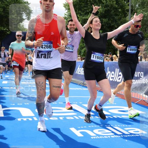 29.06.2025 - hella hamburg halbmarathon Strokosch-Dieckow http://msf.ph/oto/8534485 29.06.2025 10:58:44 Ziel 1319, 2159, 2488, 2656, 2840, 3859, 5277, 5675, 6592, 6720, 8322, 8807, 8929, 10268, 10539, 10943, 11605, 11846, 12862, 13512, 13694, 13880, 14266, 14902, 14965, 15197, 16189, 17405, 17630, 17839, 18232, 18587, 18954 meine-sportfotos.de