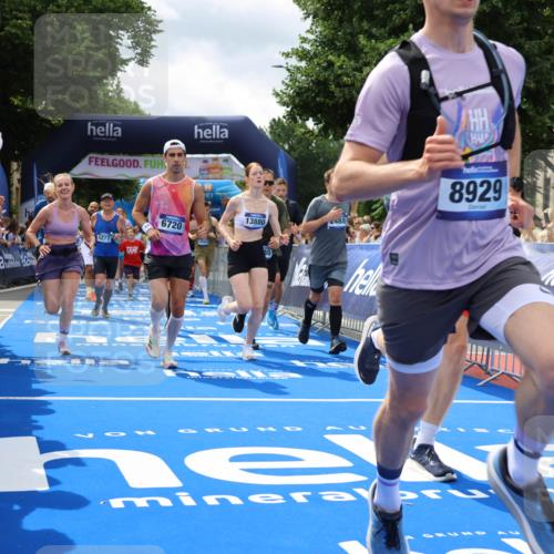 29.06.2025 - hella hamburg halbmarathon Strokosch-Dieckow http://msf.ph/oto/8534496 29.06.2025 10:58:45 Ziel 1319, 2159, 2488, 2656, 2840, 3859, 4833, 5277, 5675, 5885, 6592, 6720, 8322, 8807, 8929, 10268, 10539, 10943, 11605, 11846, 12734, 12862, 13512, 13880, 14266, 14673, 14902, 14965, 15197, 16189, 17405, 17630, 17839, 18232, 18587, 18954 meine-sportfotos.de