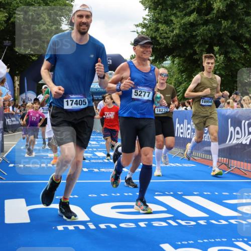 29.06.2025 - hella hamburg halbmarathon Strokosch-Dieckow http://msf.ph/oto/8534536 29.06.2025 10:58:49 Ziel 2159, 2488, 2656, 2840, 3859, 4632, 4833, 5277, 5675, 5885, 6438, 6720, 8807, 8929, 9156, 9353, 10268, 10518, 10539, 10788, 10915, 10943, 11605, 11846, 12734, 12735, 13512, 13654, 13880, 14266, 14673, 14902, 14965, 17405, 17630, 17839, 17931, 18180, 18232, 18954 meine-sportfotos.de