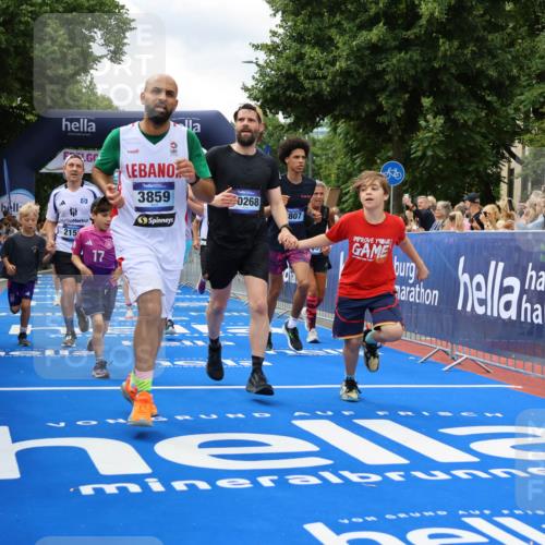 29.06.2025 - hella hamburg halbmarathon Strokosch-Dieckow http://msf.ph/oto/8534538 29.06.2025 10:58:50 Ziel 2159, 2488, 2840, 3859, 4632, 4833, 5277, 5675, 5885, 6438, 6720, 8807, 8929, 9156, 9353, 10268, 10518, 10539, 10788, 10915, 12734, 12735, 13512, 13654, 13880, 14266, 14673, 14902, 14965, 17405, 17630, 17810, 17839, 17931, 18180, 18232, 18833, 18954, 19002, 19003 meine-sportfotos.de