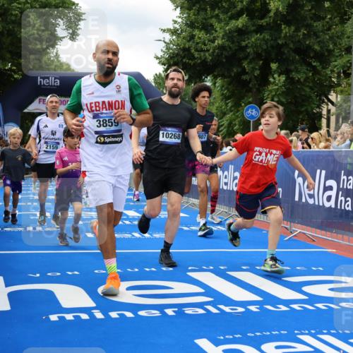 29.06.2025 - hella hamburg halbmarathon Strokosch-Dieckow http://msf.ph/oto/8534541 29.06.2025 10:58:50 Ziel 2159, 2488, 2840, 3859, 4632, 4833, 5277, 5675, 5885, 6438, 6720, 8807, 8929, 9156, 9353, 10268, 10518, 10539, 10788, 10915, 12734, 12735, 13512, 13654, 13880, 14266, 14673, 14902, 14965, 17405, 17630, 17810, 17839, 17931, 18180, 18232, 18833, 18954, 19002, 19003 meine-sportfotos.de