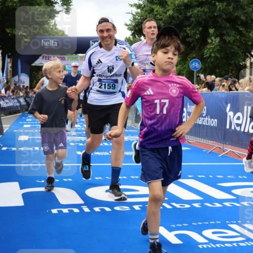 29.06.2025 - hella hamburg halbmarathon Strokosch-Dieckow http://msf.ph/oto/8534554 29.06.2025 10:58:51 Ziel 2159, 2488, 2840, 3859, 4632, 4833, 5277, 5885, 6438, 6720, 6860, 7223, 8807, 9156, 9353, 10268, 10518, 10539, 10788, 10915, 12734, 12735, 13654, 13880, 14266, 14673, 14902, 14965, 17405, 17531, 17630, 17810, 17839, 17931, 18180, 18232, 18833, 18954, 19002, 19003 meine-sportfotos.de