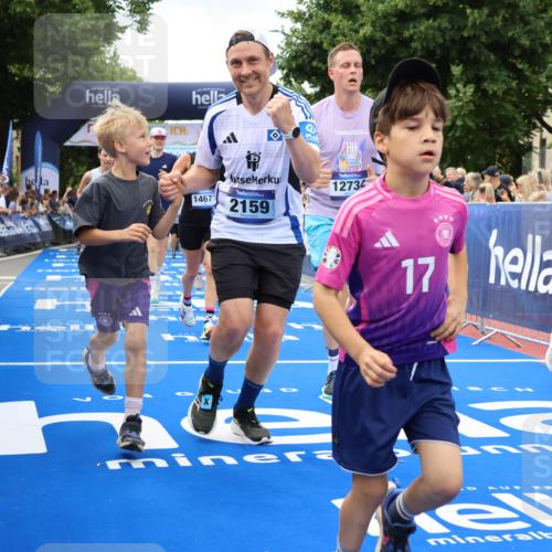 29.06.2025 - hella hamburg halbmarathon Strokosch-Dieckow http://msf.ph/oto/8534557 29.06.2025 10:58:52 Ziel 2159, 2488, 2840, 3859, 4632, 4833, 5277, 5885, 6438, 6720, 6860, 7223, 8807, 9156, 9353, 10268, 10518, 10539, 10788, 10915, 12734, 12735, 13654, 14673, 14965, 17405, 17531, 17630, 17810, 17931, 18180, 18232, 18682, 18833, 18954, 19002, 19003 meine-sportfotos.de