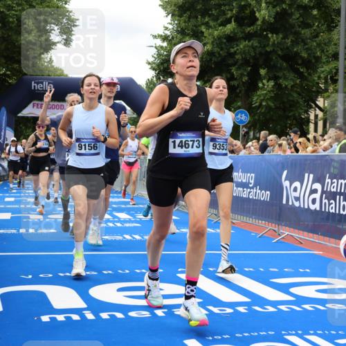 29.06.2025 - hella hamburg halbmarathon Strokosch-Dieckow http://msf.ph/oto/8534566 29.06.2025 10:58:53 Ziel 2159, 2488, 2840, 3859, 4632, 4833, 5277, 5885, 6438, 6720, 6860, 7223, 8807, 9156, 9353, 9835, 10268, 10518, 10539, 10788, 10915, 11935, 12734, 12735, 13654, 14673, 14965, 17405, 17531, 17630, 17810, 17827, 17931, 18180, 18232, 18682, 18833, 18954, 19002, 19003 meine-sportfotos.de