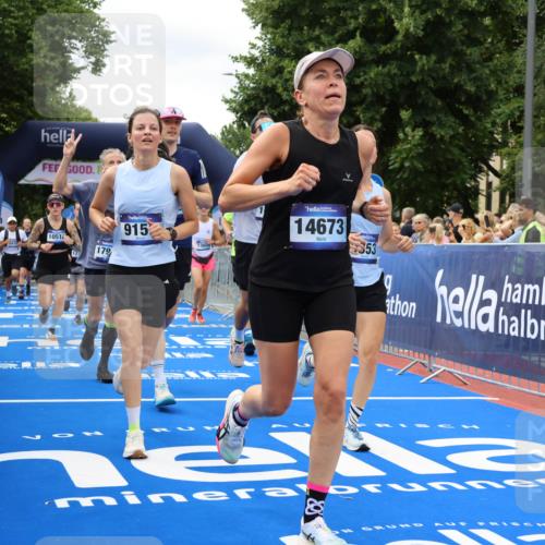 29.06.2025 - hella hamburg halbmarathon Strokosch-Dieckow http://msf.ph/oto/8534570 29.06.2025 10:58:53 Ziel 2159, 2488, 2840, 3859, 4632, 4833, 5277, 5885, 6438, 6720, 6860, 7223, 8807, 9156, 9353, 9835, 10268, 10518, 10539, 10788, 10915, 11935, 12734, 12735, 13654, 14673, 14965, 17405, 17531, 17630, 17810, 17827, 17931, 18180, 18232, 18682, 18833, 18954, 19002, 19003 meine-sportfotos.de