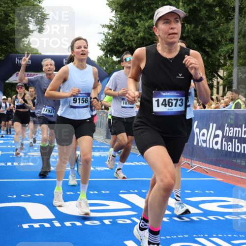 29.06.2025 - hella hamburg halbmarathon Strokosch-Dieckow http://msf.ph/oto/8534576 29.06.2025 10:58:53 Ziel 2159, 2488, 2840, 3859, 4632, 4833, 5277, 5885, 6438, 6720, 6860, 7223, 8807, 9156, 9353, 9835, 10268, 10518, 10539, 10788, 10915, 11935, 12734, 12735, 13654, 14673, 14965, 17405, 17531, 17630, 17810, 17827, 17931, 18180, 18232, 18682, 18833, 18954, 19002, 19003 meine-sportfotos.de