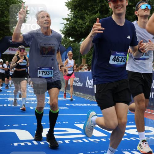 29.06.2025 - hella hamburg halbmarathon Strokosch-Dieckow http://msf.ph/oto/8534585 29.06.2025 10:58:54 Ziel 2159, 2488, 3859, 4632, 4833, 5277, 5885, 6438, 6720, 6860, 7223, 8807, 9156, 9353, 9835, 10268, 10518, 10539, 10788, 10915, 11935, 12734, 12735, 13654, 14673, 14965, 17405, 17531, 17630, 17810, 17827, 17852, 17931, 18180, 18232, 18682, 18833, 18954, 19002, 19003 meine-sportfotos.de