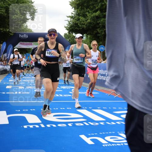 29.06.2025 - hella hamburg halbmarathon Strokosch-Dieckow http://msf.ph/oto/8534589 29.06.2025 10:58:55 Ziel 2159, 3859, 4632, 4833, 5277, 5885, 6438, 6860, 7223, 8807, 9156, 9353, 9835, 10020, 10268, 10518, 10788, 10915, 11935, 12734, 12735, 13287, 13654, 14673, 17405, 17531, 17810, 17827, 17852, 17931, 18180, 18232, 18682, 18833, 18954, 19002, 19003 meine-sportfotos.de