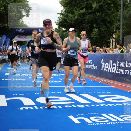 29.06.2025 - hella hamburg halbmarathon Strokosch-Dieckow http://msf.ph/oto/8534594 29.06.2025 10:58:55 Ziel 2159, 3859, 4632, 4833, 5277, 5885, 6438, 6860, 7223, 8807, 9156, 9353, 9835, 10020, 10268, 10518, 10788, 10915, 11935, 12734, 12735, 13287, 13654, 14673, 17405, 17531, 17810, 17827, 17852, 17931, 18180, 18232, 18682, 18833, 18954, 19002, 19003 meine-sportfotos.de
