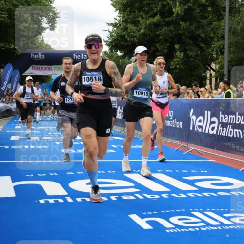29.06.2025 - hella hamburg halbmarathon Strokosch-Dieckow http://msf.ph/oto/8534595 29.06.2025 10:58:55 Ziel 2159, 3859, 4632, 4833, 5277, 5885, 6438, 6860, 7223, 8807, 9156, 9353, 9835, 10020, 10268, 10518, 10788, 10915, 11935, 12734, 12735, 13287, 13654, 14673, 17405, 17531, 17810, 17827, 17852, 17931, 18180, 18232, 18682, 18833, 18954, 19002, 19003 meine-sportfotos.de