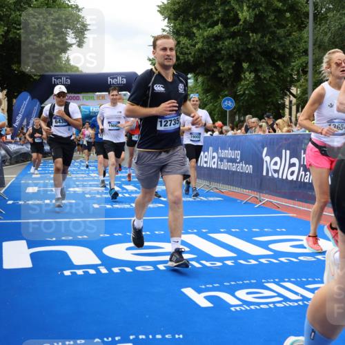 29.06.2025 - hella hamburg halbmarathon Strokosch-Dieckow http://msf.ph/oto/8534599 29.06.2025 10:58:56 Ziel 2159, 3181, 3859, 4632, 4833, 5885, 6438, 6860, 7223, 8807, 9156, 9353, 9835, 10020, 10268, 10518, 10788, 10915, 11935, 12734, 12735, 13287, 13654, 14673, 17531, 17810, 17827, 17852, 17931, 18180, 18682, 18833, 19002, 19003 meine-sportfotos.de