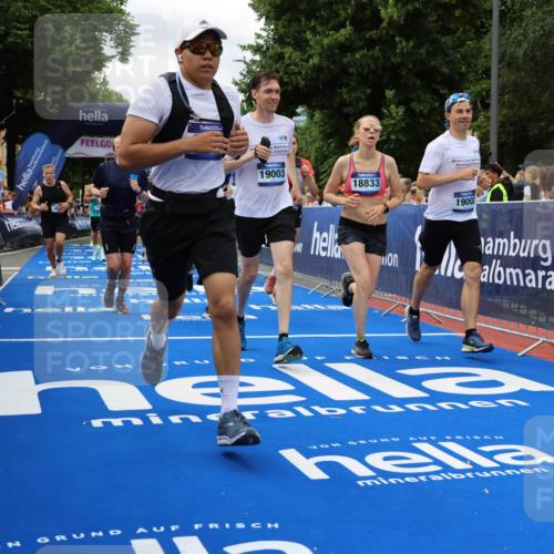 29.06.2025 - hella hamburg halbmarathon Strokosch-Dieckow http://msf.ph/oto/8534610 29.06.2025 10:58:57 Ziel 2159, 3181, 3859, 4632, 4833, 5885, 6438, 6860, 7223, 8807, 9156, 9353, 9835, 10020, 10518, 10788, 10915, 11935, 12564, 12734, 12735, 13287, 13583, 13654, 14673, 15785, 17531, 17810, 17827, 17852, 17931, 18180, 18682, 18833, 19002, 19003 meine-sportfotos.de