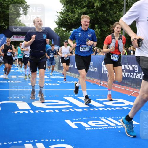 29.06.2025 - hella hamburg halbmarathon Strokosch-Dieckow http://msf.ph/oto/8534613 29.06.2025 10:58:58 Ziel 2159, 3181, 4632, 4833, 5885, 6438, 6860, 7223, 9156, 9353, 9835, 10020, 10518, 10788, 10915, 11935, 12564, 12734, 12735, 13287, 13583, 13654, 14673, 15785, 17531, 17810, 17827, 17852, 17931, 18180, 18682, 18833, 19002, 19003 meine-sportfotos.de