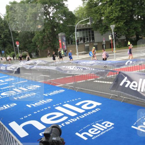 29.06.2025 - hella hamburg halbmarathon Michael Strokosch http://msf.ph/oto/8535199 29.06.2025 08:36:02 Ziel  meine-sportfotos.de