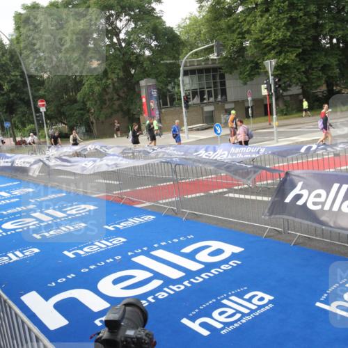 29.06.2025 - hella hamburg halbmarathon Michael Strokosch http://msf.ph/oto/8535200 29.06.2025 08:36:02 Ziel  meine-sportfotos.de