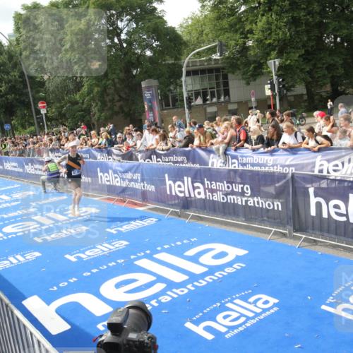 29.06.2025 - hella hamburg halbmarathon Michael Strokosch http://msf.ph/oto/8535426 29.06.2025 10:17:12 Ziel  meine-sportfotos.de