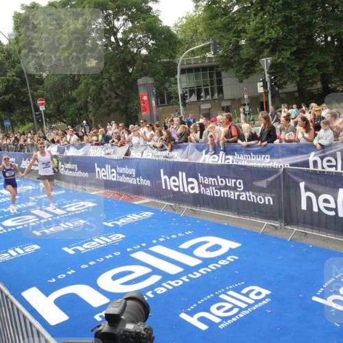 29.06.2025 - hella hamburg halbmarathon Michael Strokosch http://msf.ph/oto/8535775 29.06.2025 10:23:31 Ziel  meine-sportfotos.de