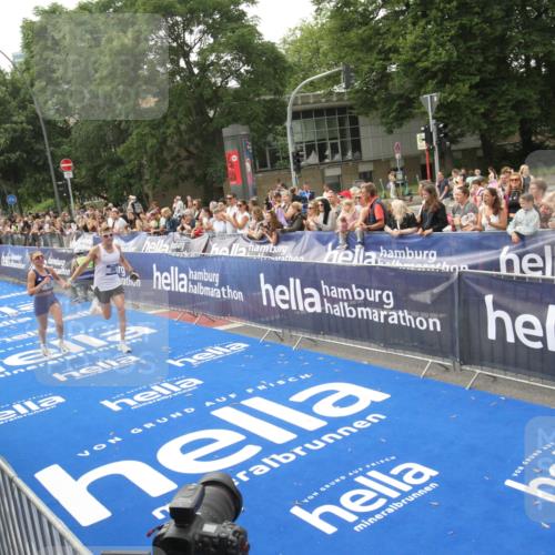 29.06.2025 - hella hamburg halbmarathon Michael Strokosch http://msf.ph/oto/8535777 29.06.2025 10:23:31 Ziel  meine-sportfotos.de