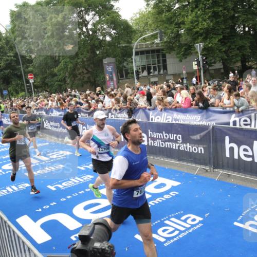 29.06.2025 - hella hamburg halbmarathon Michael Strokosch http://msf.ph/oto/8535819 29.06.2025 10:43:18 Ziel  meine-sportfotos.de