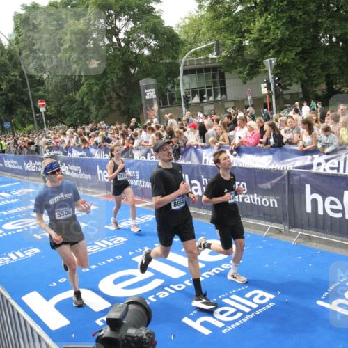 29.06.2025 - hella hamburg halbmarathon Michael Strokosch http://msf.ph/oto/8535882 29.06.2025 10:43:33 Ziel  meine-sportfotos.de