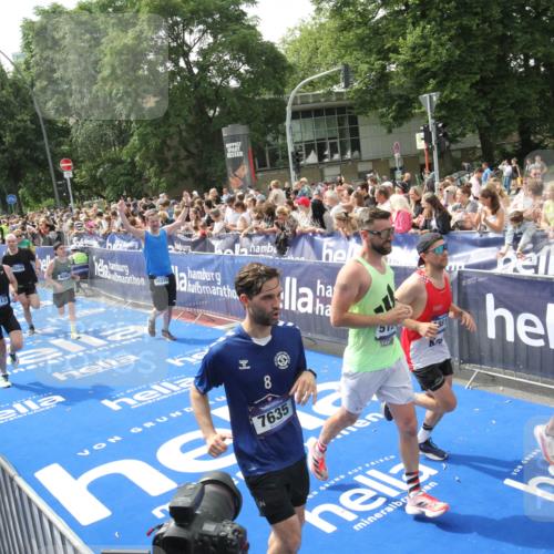 29.06.2025 - hella hamburg halbmarathon Michael Strokosch http://msf.ph/oto/8535899 29.06.2025 10:43:37 Ziel  meine-sportfotos.de