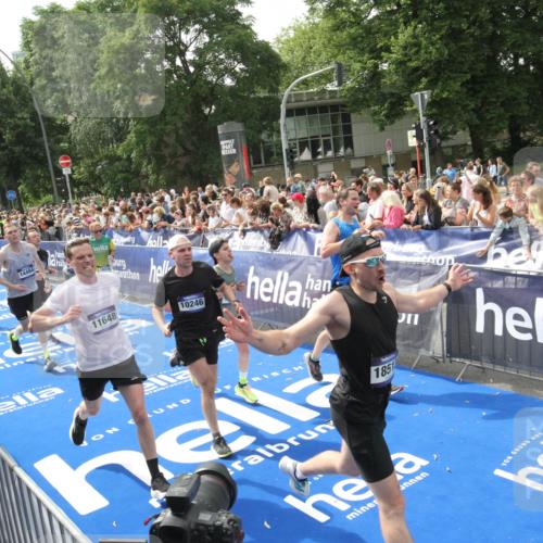 29.06.2025 - hella hamburg halbmarathon Michael Strokosch http://msf.ph/oto/8535906 29.06.2025 10:43:38 Ziel  meine-sportfotos.de