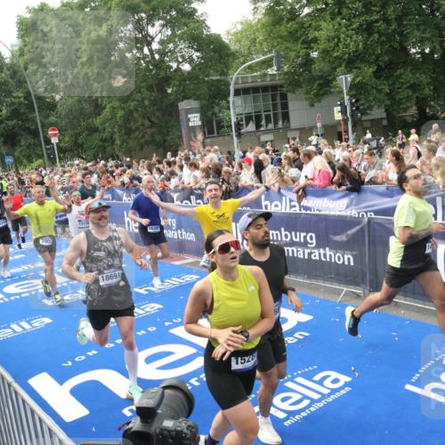 29.06.2025 - hella hamburg halbmarathon Michael Strokosch http://msf.ph/oto/8536053 29.06.2025 10:44:19 Ziel  meine-sportfotos.de