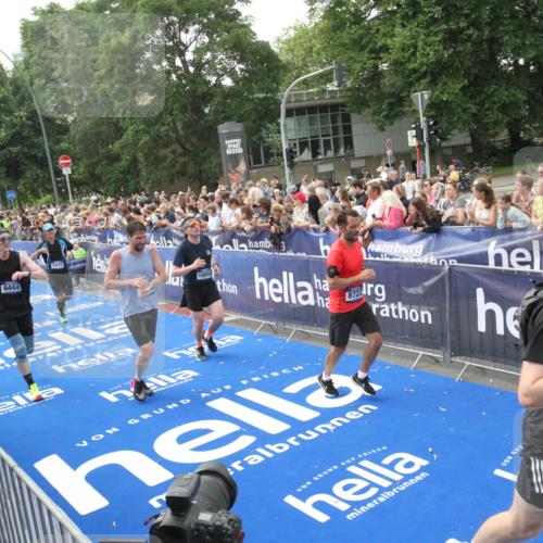 29.06.2025 - hella hamburg halbmarathon Michael Strokosch http://msf.ph/oto/8536067 29.06.2025 10:44:22 Ziel  meine-sportfotos.de